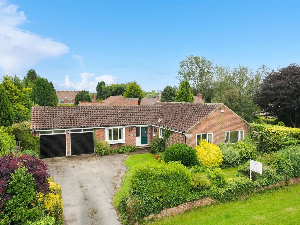 3 bed detached bungalow for sale in Langthorpe, Boroughbridge, York