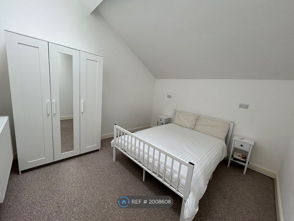 Room to rent in Long Ashton, Bristol BS41, £725 pcm Zoopla