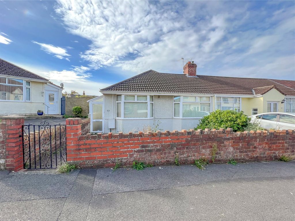 2 bed bungalow for sale in Kings Avenue, Hanham, Bristol BS15, £280,000