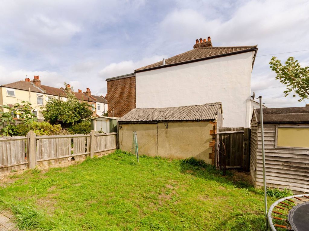 4 bed property for sale in Lonsdale Road, South Norwood, London SE25, £