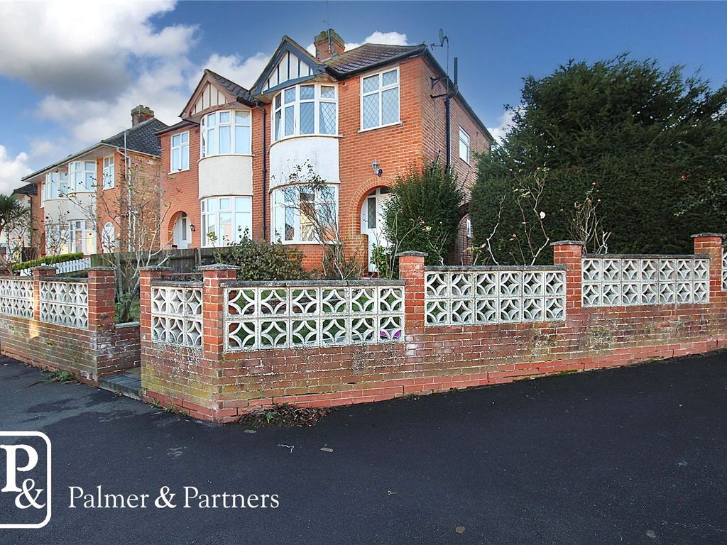 3 bed semidetached house for sale in Lavenham Road, Ipswich, Suffolk