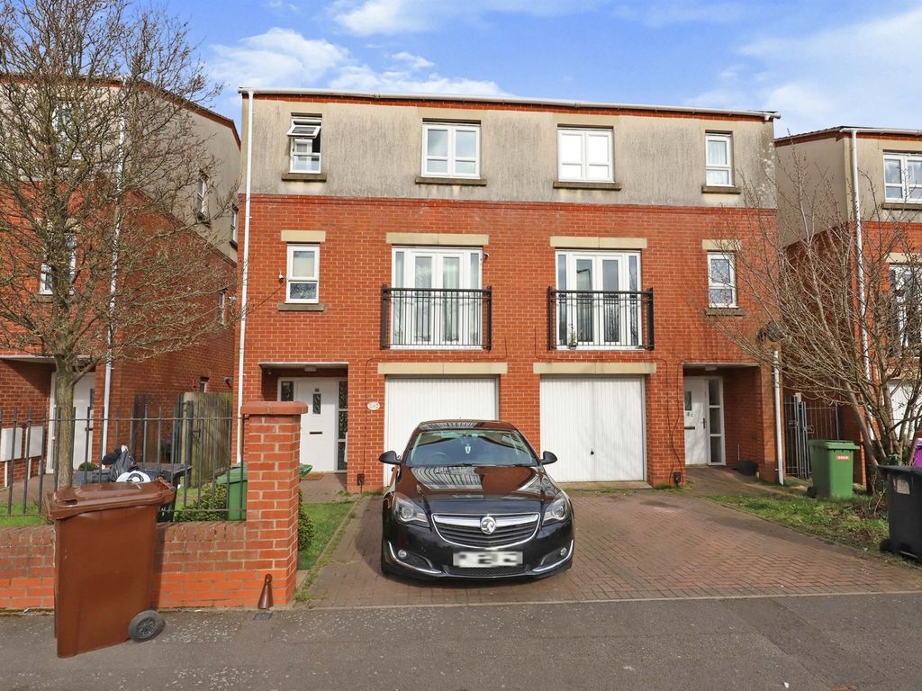 Waterside Close, Parkfields, Wolverhampton WV2  