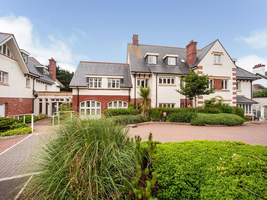 2 bed flat for sale in Beechfield Court, The Parks, Minehead TA24, £