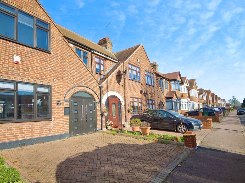 3 bed terraced house for sale in New Road, Chingford E4, £575,000 Zoopla