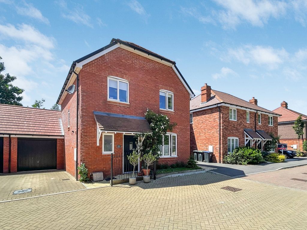 4 bed detached house for sale in Skylark Rise, GoringBySea BN12 Zoopla