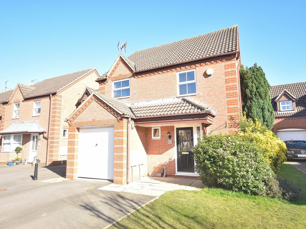 3 bed detached house to rent in Primrose Close, Stortford