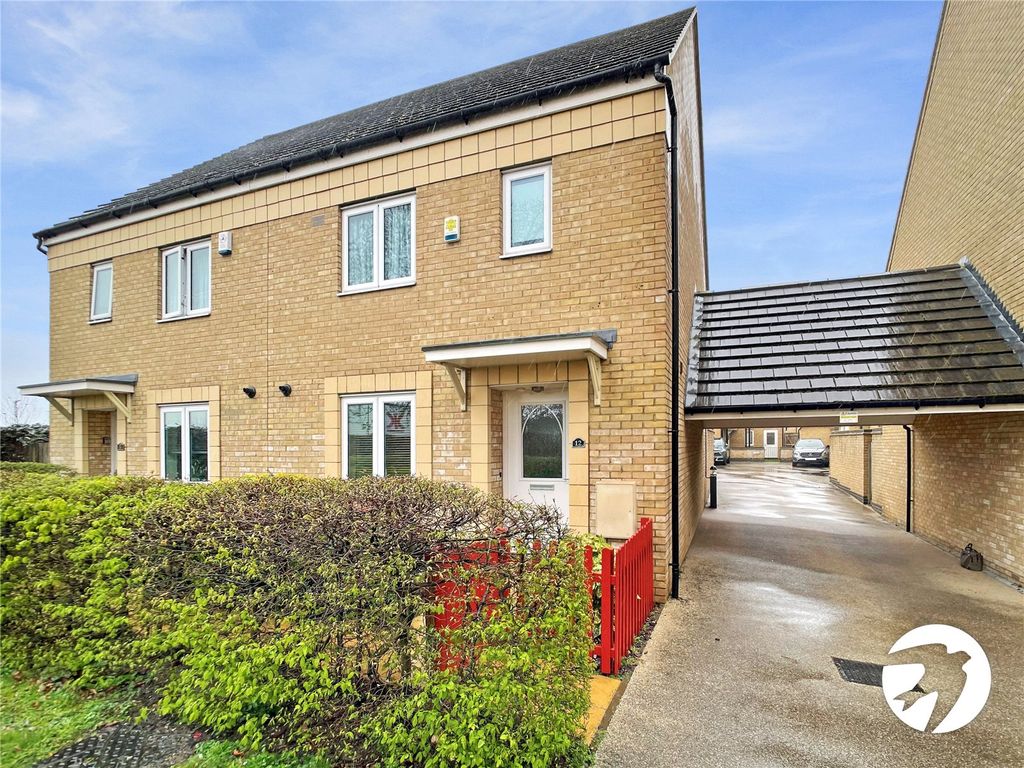 3 bed semidetached house for sale in Stone House Lane, Victoria Park