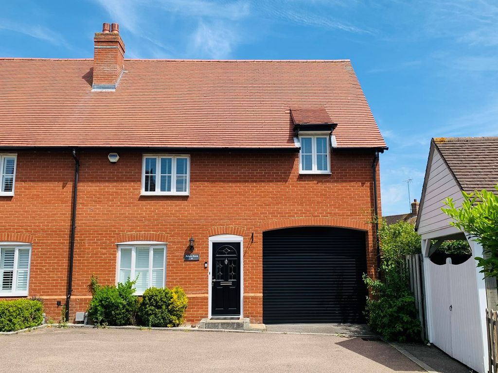 3 bed semidetached house for sale in Meggy Tye, Chancellor Park