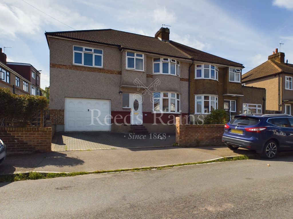 4 bed semidetached house for sale in Brent Close, Dartford, Kent DA2