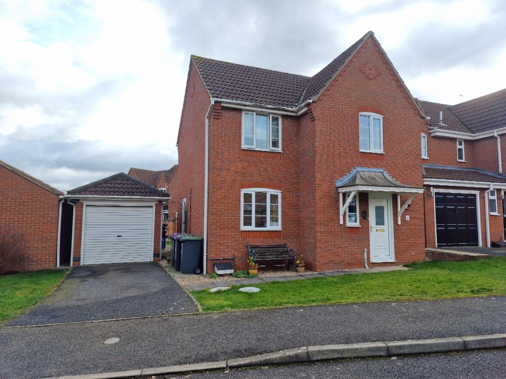 3 bed detached house for sale in Swallow Close, Sleaford NG34 Zoopla