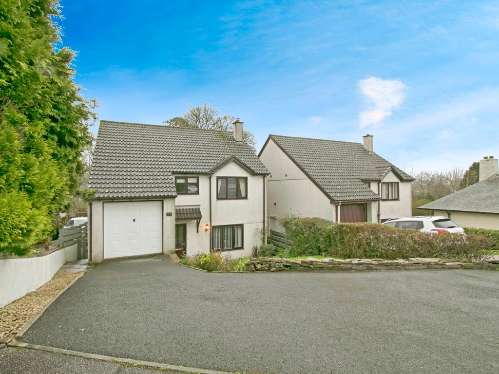 4 bed detached house for sale in Lodge Drive, Truro, Cornwall TR1, £