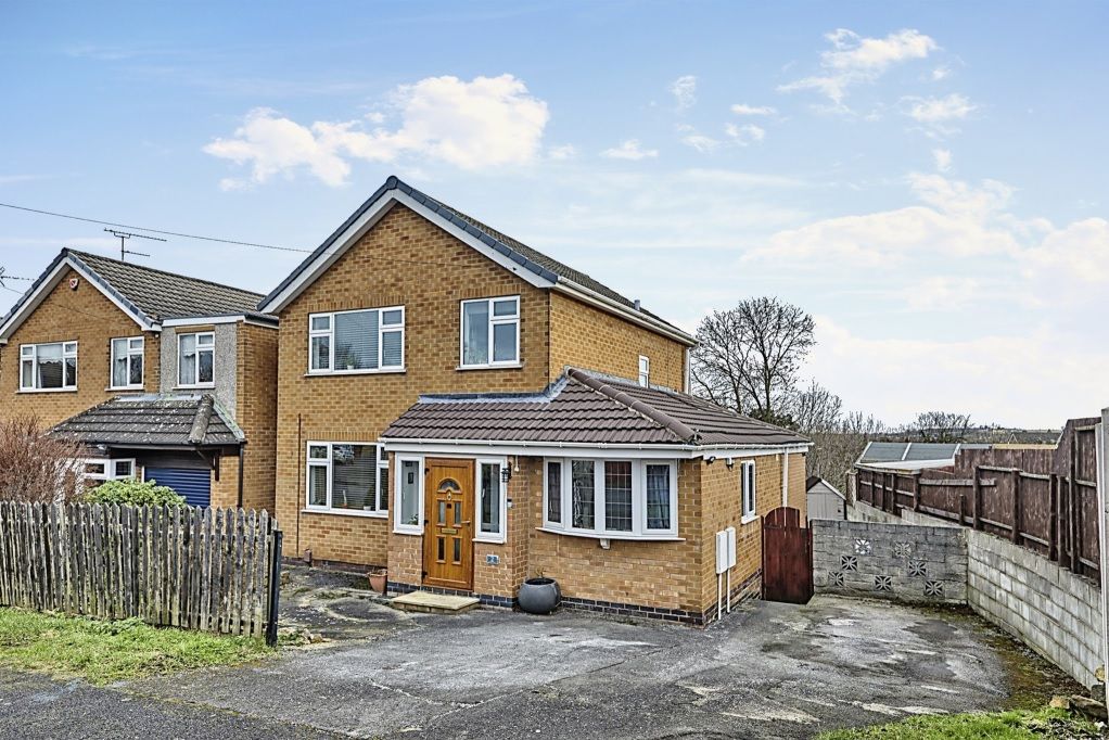 4 bed detached house to rent in Henshaw Place, Ilkeston DE7 Zoopla