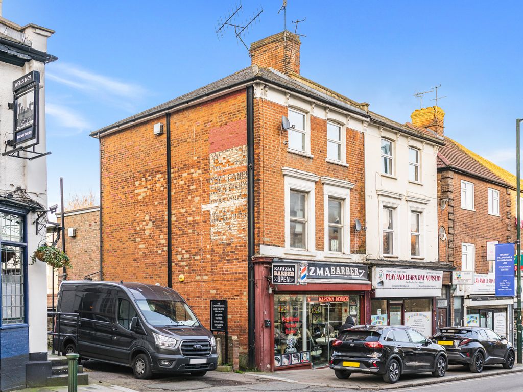 1 bed flat for sale in East Road, New EN4, £250,000 Zoopla