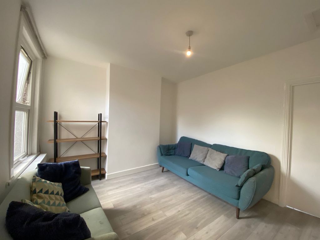 1 bed flat to rent in Tavistock Avenue, London E17, £1,500 pcm Zoopla