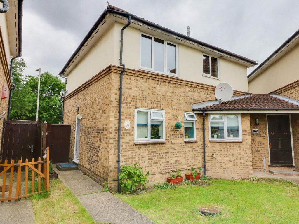 2 bed for sale in Shirley Gardens, Pitsea, Basildon SS13