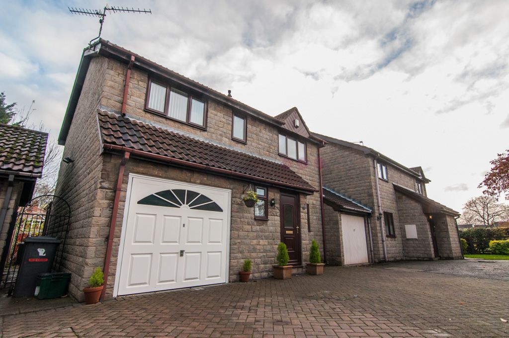 4 bed detached house to rent in Rectory Mews, Sprotbrough, Doncaster