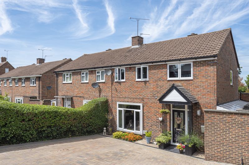 3 bed semidetached house for sale in Stratton Avenue, Wallington SM6