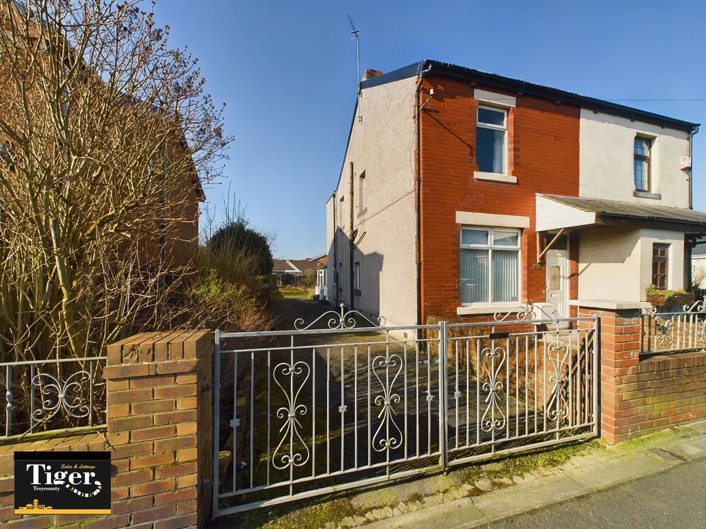 3 bed semidetached house for sale in Midge Land Road, Blackpool FY4, £