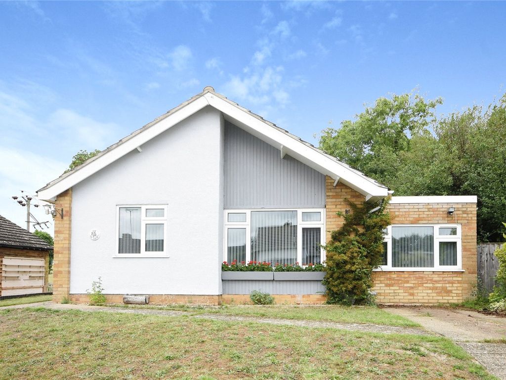 3 bed bungalow for sale in Hereward Way, Wethersfield, Braintree, Essex CM7, £350,000 Zoopla