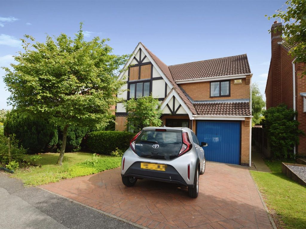 4 bed detached house for sale in Diamond Avenue, Rainworth, Mansfield