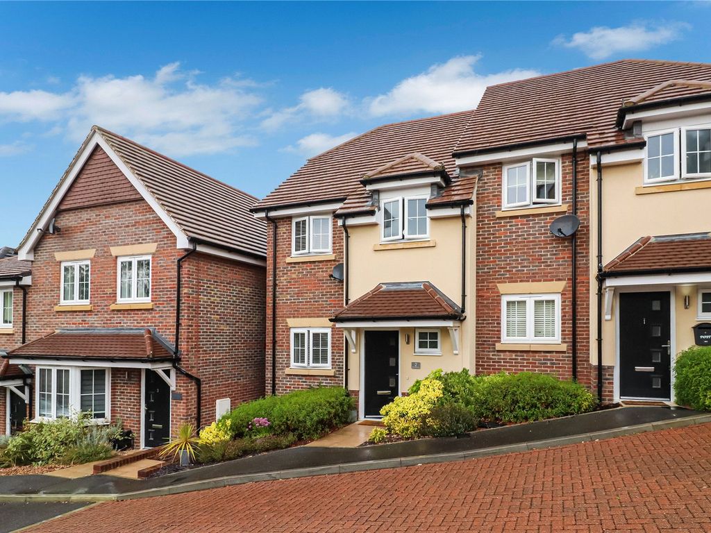 New home, 4 bed semidetached house for sale in Randall Way, Chesham