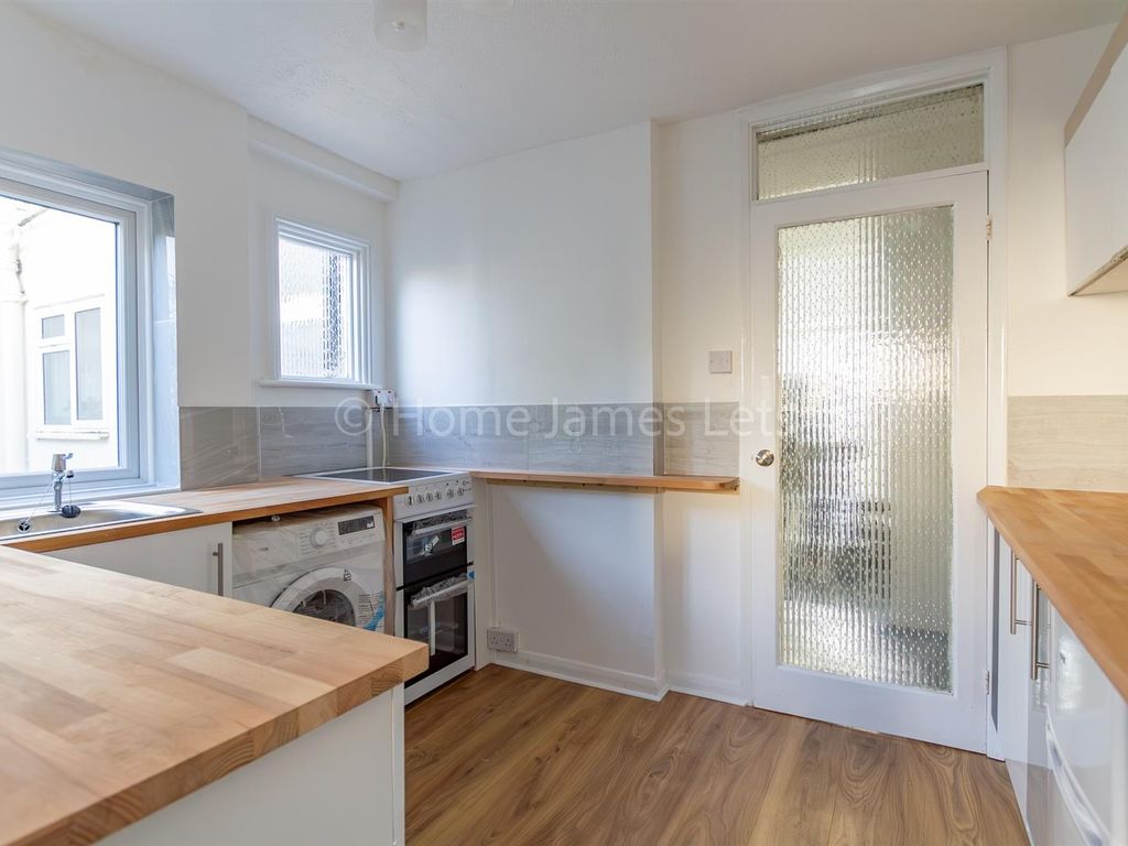 1 bed flat to rent in Goldstone Road, Hove BN3, £1,200 pcm Zoopla