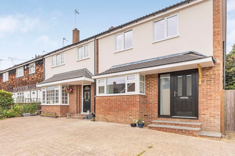 New home, 3 bed end terrace house for sale in Eynswood Drive, Sidcup