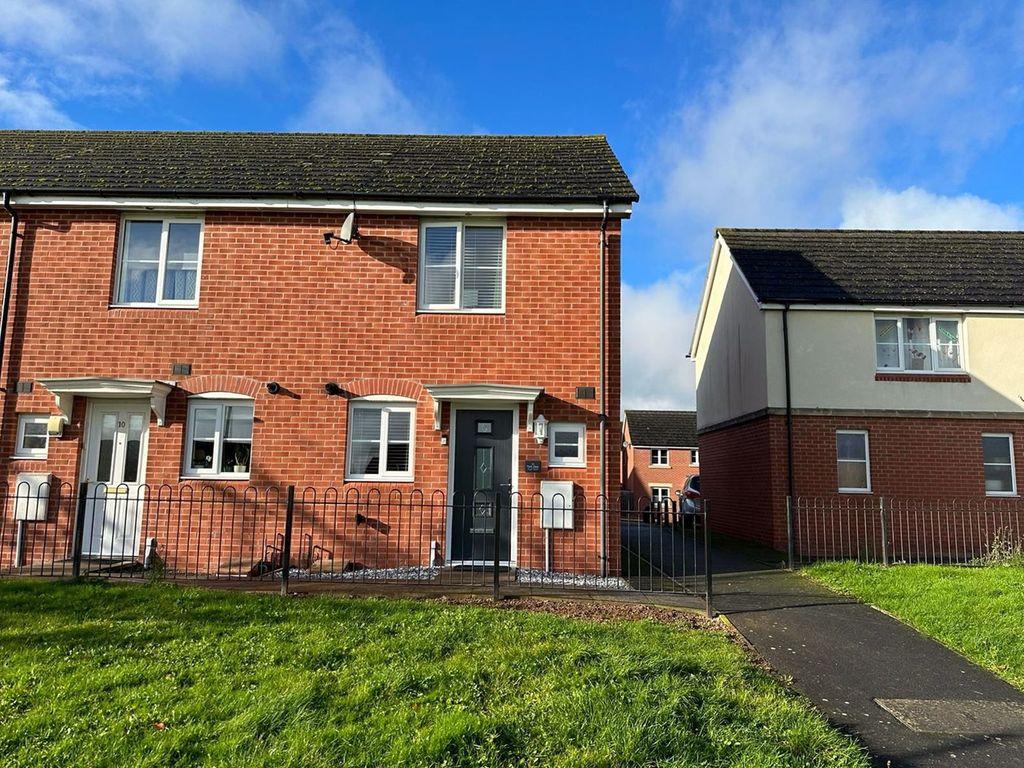 2 bed end terrace house for sale in Park View, Hereford HR2, £210,000