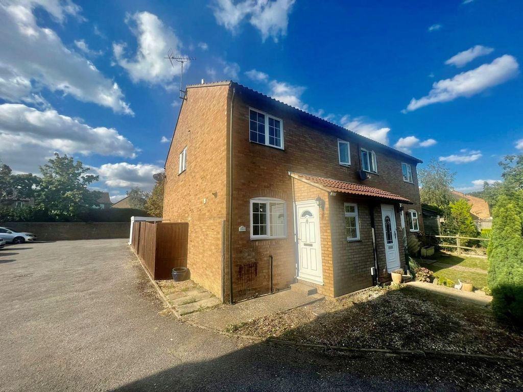 2 bed end terrace house to rent in Falcon Way, Ashford TN23, £1,250 pcm