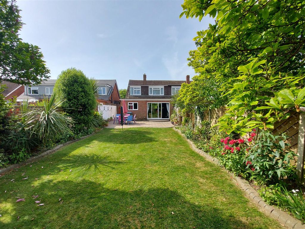 4 bed semidetached house for sale in Hatherley Crescent, Fareham PO16