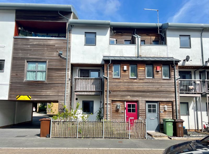 5 bed end terrace house for sale in Endeavour Court, Stoke, Plymouth