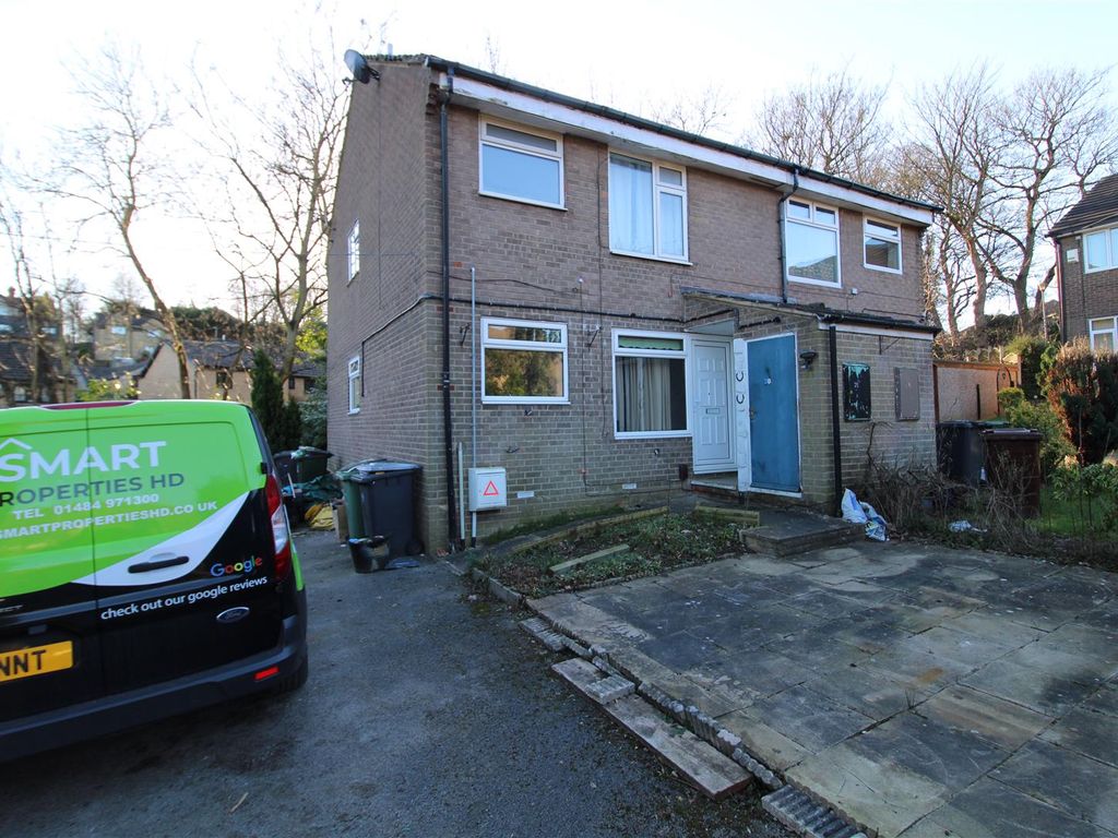 1 bed property to rent in Croft Gardens, Birkby, Huddersfield HD2, £450