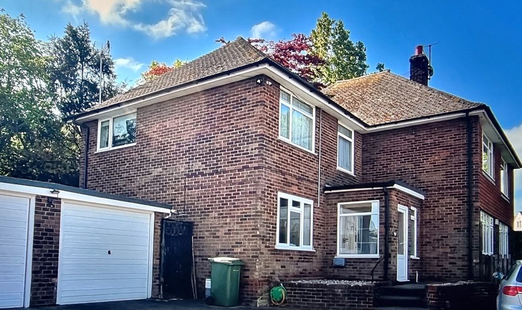 3 bed flat for sale in Birkdale, BexhillOnSea TN39, £350,000 Zoopla