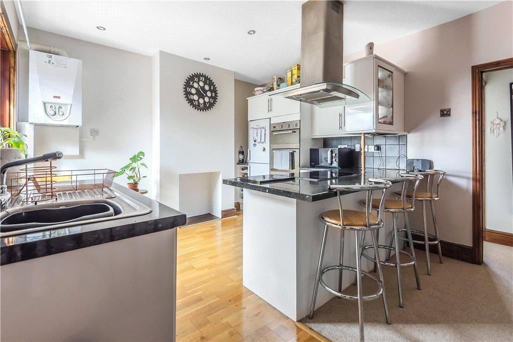 2 bed flat to rent in Preston Road, Yeovil, Somerset BA20, £825 pcm Zoopla