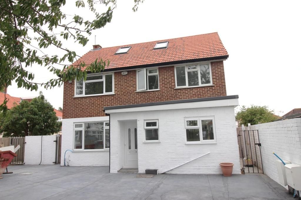 Studio to rent in Hinton Avenue, Hounslow TW4 Zoopla