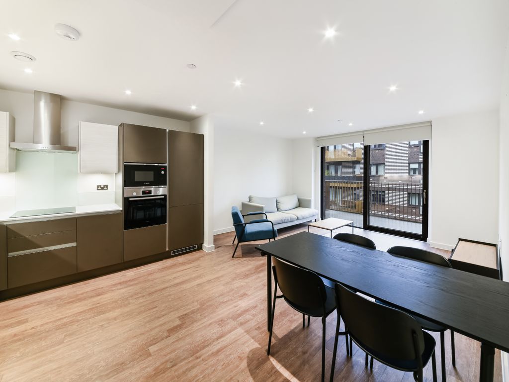 2 bed flat to rent in Vanguard Way, London E17 Zoopla