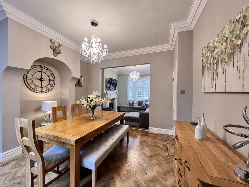 3 bed terraced house for sale in King Street, Dukinfield SK16 Zoopla
