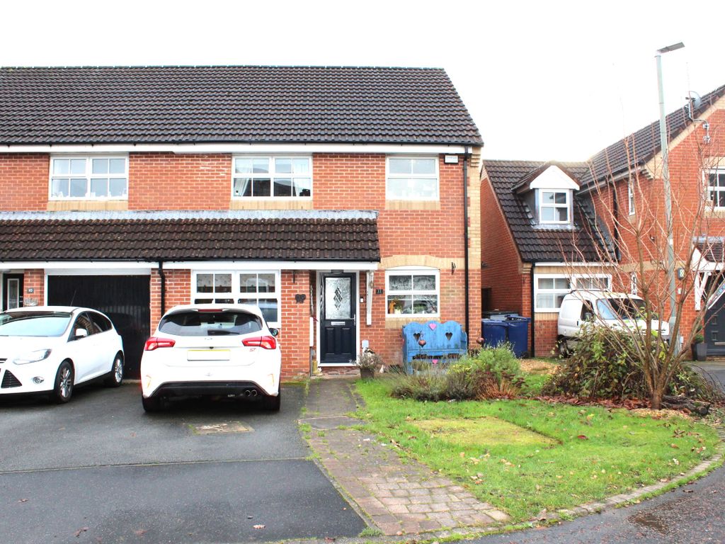 3 bed semidetached house for sale in Avocet Court, Leyland PR26, £