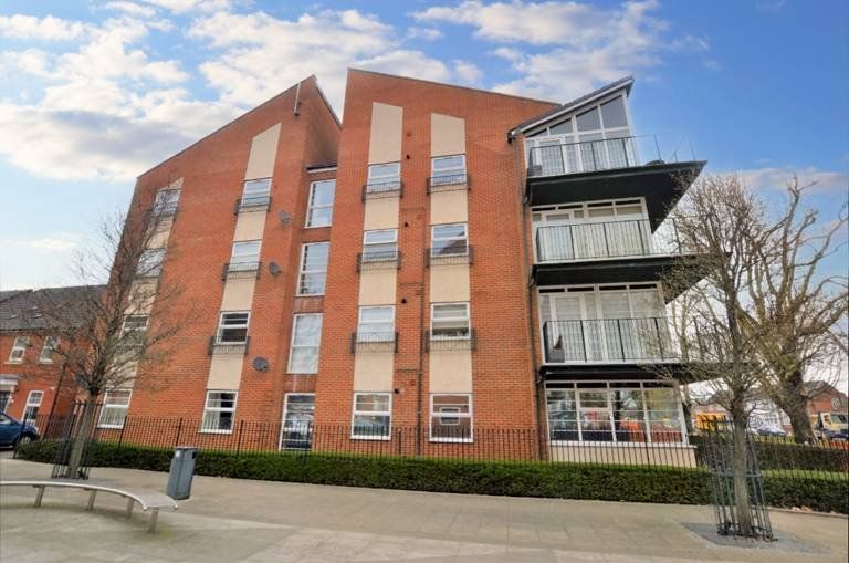 Larchmont Road, Leicester LE4  