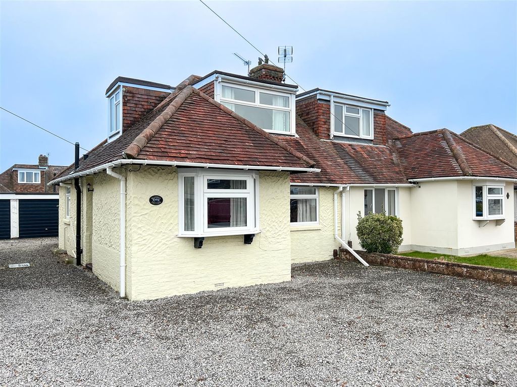 3 bed semidetached bungalow for sale in Marlborough Grove, Fareham