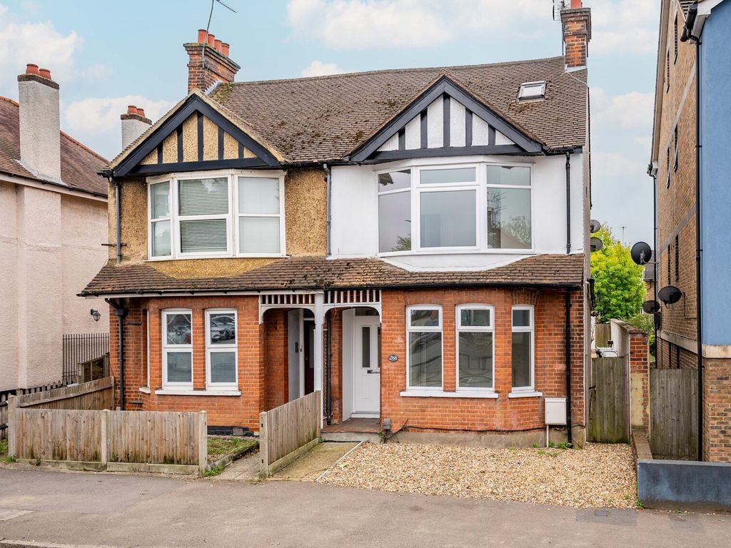 4 bed semidetached house for sale in Hatfield Road, St. Albans
