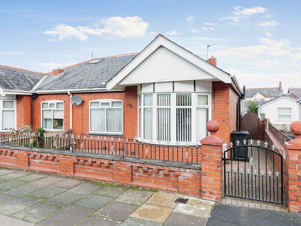 2 bed bungalow for sale in Harlech Avenue, Blackpool, Lancashire FY1, £145,000 Zoopla
