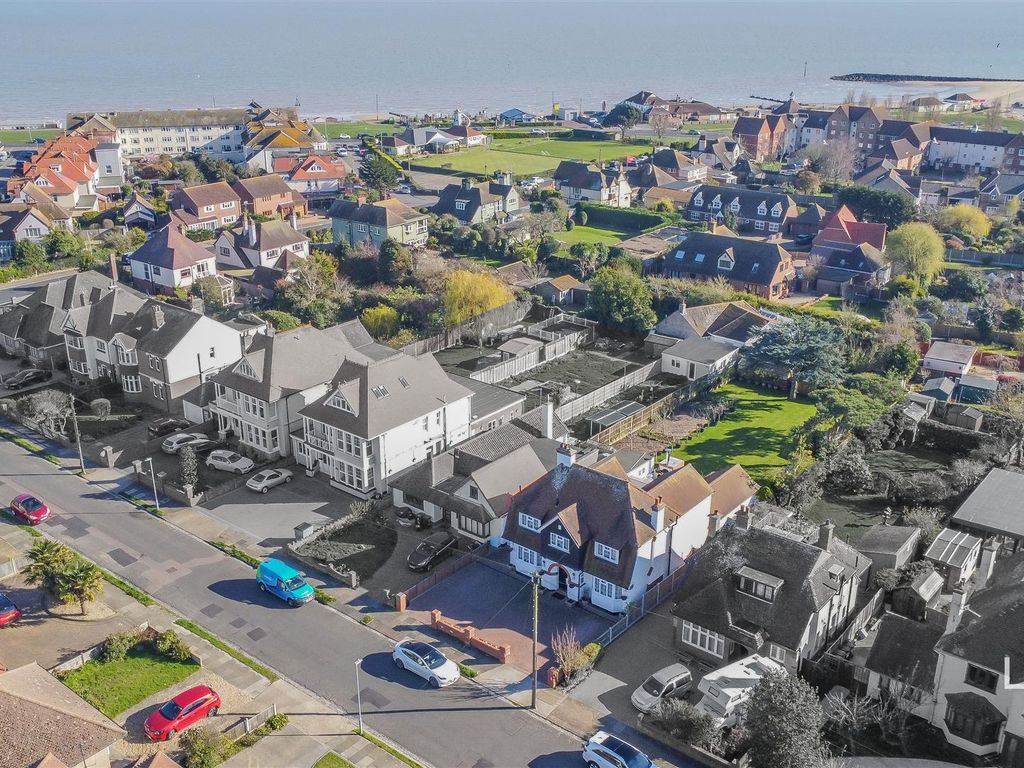 4 bed detached house for sale in Kings Road, ClactonOnSea CO15 Zoopla