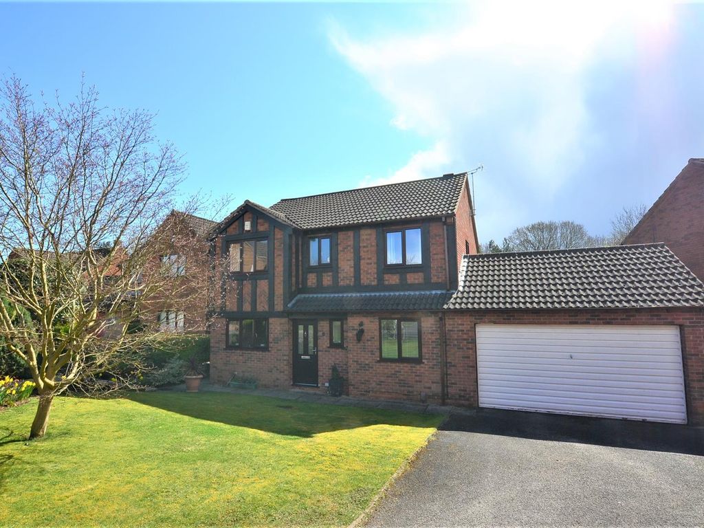 4 bed detached house for sale in South Brae Close, Littleover, Derby