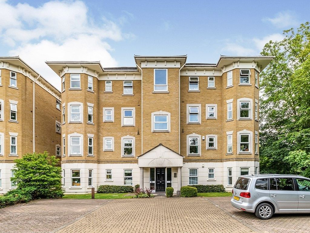 2 bed flat to rent in Chestnut Court, Penners Gardens, Surbiton KT6