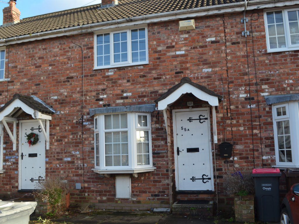 3 bed terraced house to rent in Ringlow Park Road, Swinton, Manchester