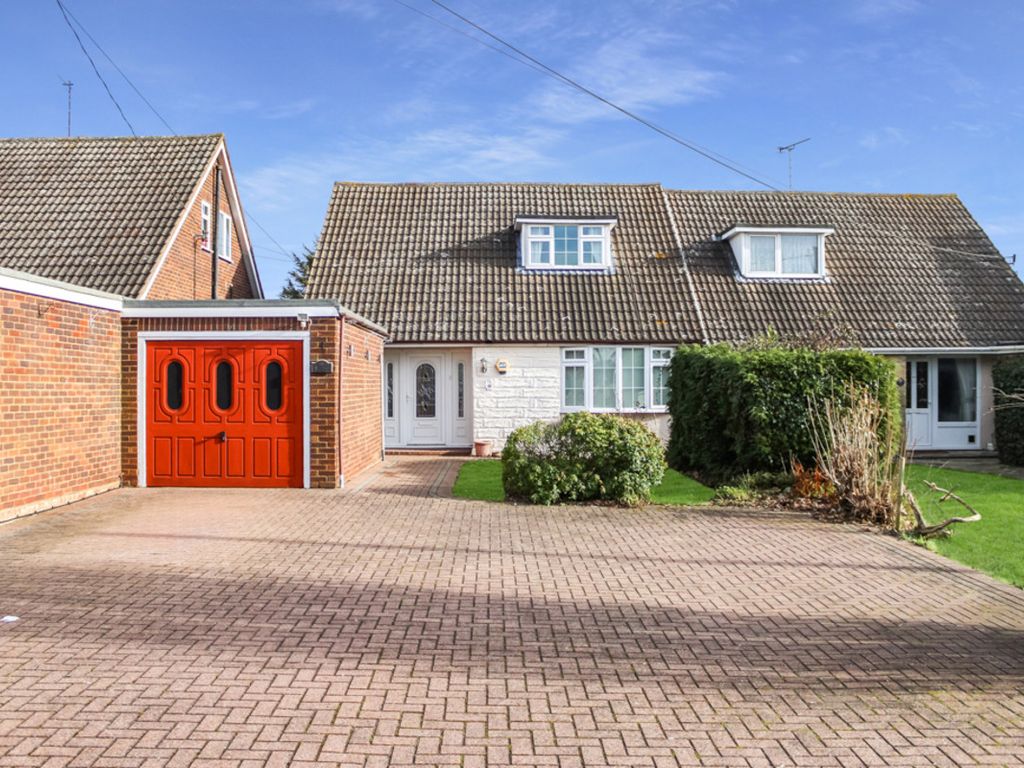4 bed semidetached house for sale in Brock Hill, Wickford SS11, £