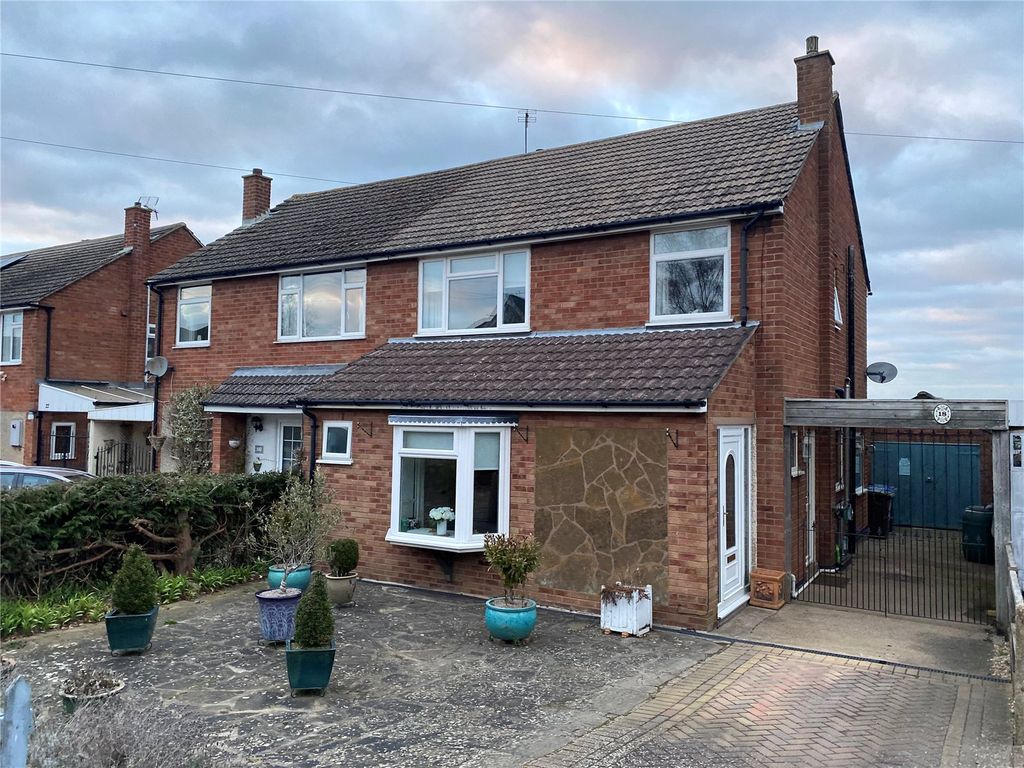 3 bed semidetached house for sale in Church Road, Braunston