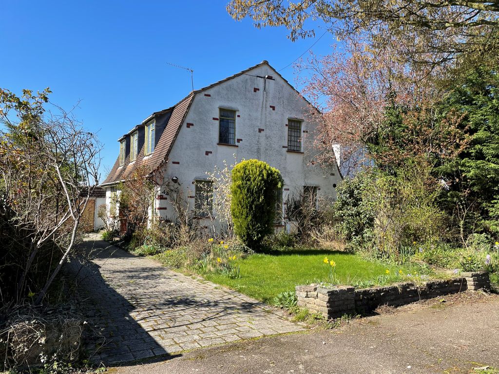 1 bed detached house for sale in Heath Drive, Potters Bar EN6, £799,995