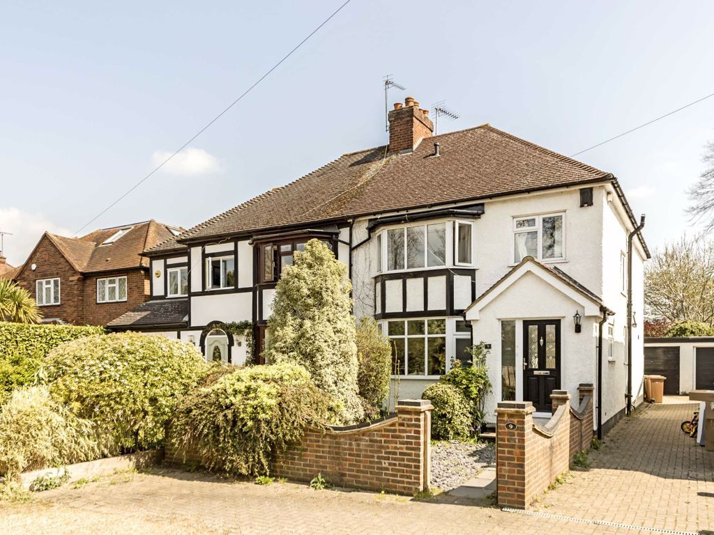4 bed property for sale in Manor Drive, SunburyOnThames TW16 Zoopla